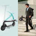 L'E-Scooter AsVIVA ES01 ripiegato si trasporta e si ripone comodamente